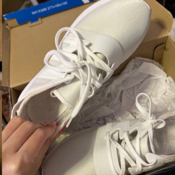 Adidas shoes - Picture 2 of 2